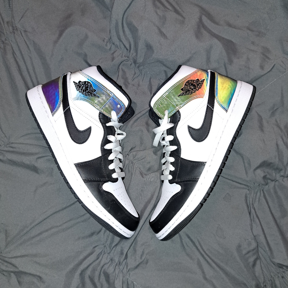 Nike Air Jordan 1 SE Mid Heat Reactive - Color Change